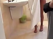 Margot la profumosa pompino e scopata con l'idraulico