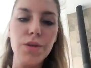 Ragazza fica italiana si masturba in live