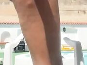 Mi inculo nuda in piscina sto rischiando tanto