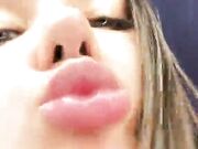 Ragazza che ti bacia Joi