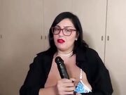 La prof napoletana tettona