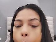 La bellissima Eva si scopa con dildo