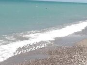 Moglie esibizionista al mare