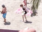 Moglie tettona in vacanza