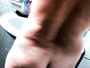 La riprendo in bagno mia cognata