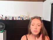 Ops belle tettine in live