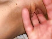 La sveglio leccandole per bene la fica