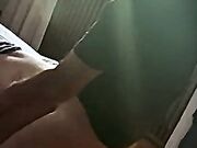 Padre e figlio condividono fidanzata