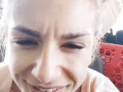 Milf romana tettona si masturba in auto