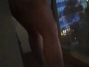 Pecorina sulla terrazza del centro commerciale