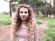 Diciottenne italiana accetta 1000 per farsi scopare