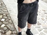 Esce le tette all'aperto