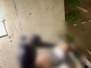 italiana scopa nero sul balcone su instagram