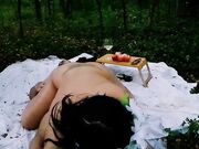 Incontro con fata tettona scopata nel bosco