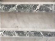 Rischiosa scopata sul pianerottolo di casa