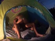 Una fantastica scopata in tenda nel bosco