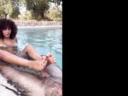 Beatrice Si Diverte in Piscina