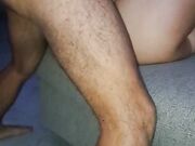 Scopo la mia bella moglie sul divano