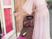 Trasparenze casalinga sul balcone