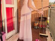 Trasparenze casalinga sul balcone