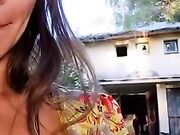 Ragazza esibizionista fa la troia col guardone