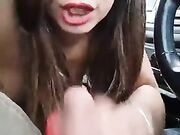 Milf italiana sega anziano col bastone in auto