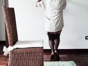 La troia fa un ballo sexy prima di prenderlo in culo