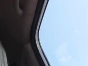 Milf bionda tettona si masturb in auto