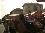 Milf italiana tettona al mercato