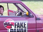Il contadino si ingroppa la turista tettona