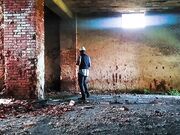 Scopata di Halloween cameriera fantasma e operaio