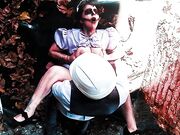 Scopata di Halloween cameriera fantasma e operaio
