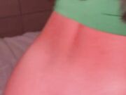 L'amica brasiliana si masturba e gode col dildo