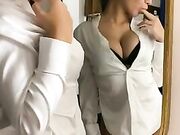 Bambolina tettona con bel culotto