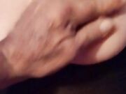 Moglie tettona si masturba e lui si sega