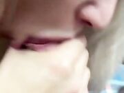 Gran pompa moglie bionda sborrata in bocca Pov