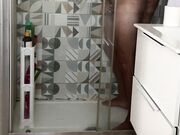 Spycam beccato a masturbarsi in doccia