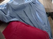 Telecamera nascosta riprende masturbazione a letto