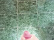 Sborrata gigante! Masturbo il mio cazzo grosso