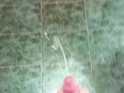 Sborrata gigante! Masturbo il mio cazzo grosso