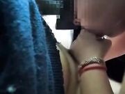 Pompino in auto in camporella