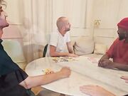 Partita a poker con troia in palio