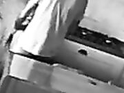 Telecamera nascosta italiana tradisce in cucina