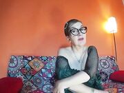 Alla nonna piace prenderlo in culo dall'idraulico