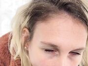 mi supplica di farglielo succhiare in mezzo alla neve