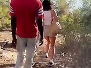 In riva al mare prendendo enorme cazzo nero