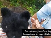 Nel bosco a condividere la moglie porca con sconosciuti