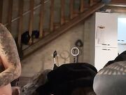 Rossa tettona lo succhia al fidanzato