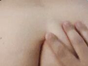 La milf mi scopa con plug nel culo