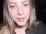 Ci sono due che si segano e mi guardano li chiamo?